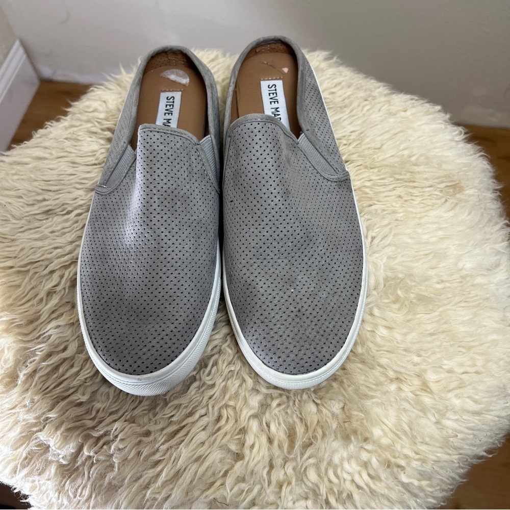 Steve Madden Geena Flocked Fabric Looks Like Suede Upper. Size 7